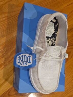 Hey Dude Women's Ivory Lace-Patterned Wendy Slip-On Brand New In Box